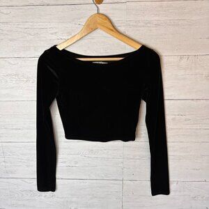 Anthropologie Kimchi Blue Top Womens SZ Small Black Velvet Y2K 90s Goth Cropped